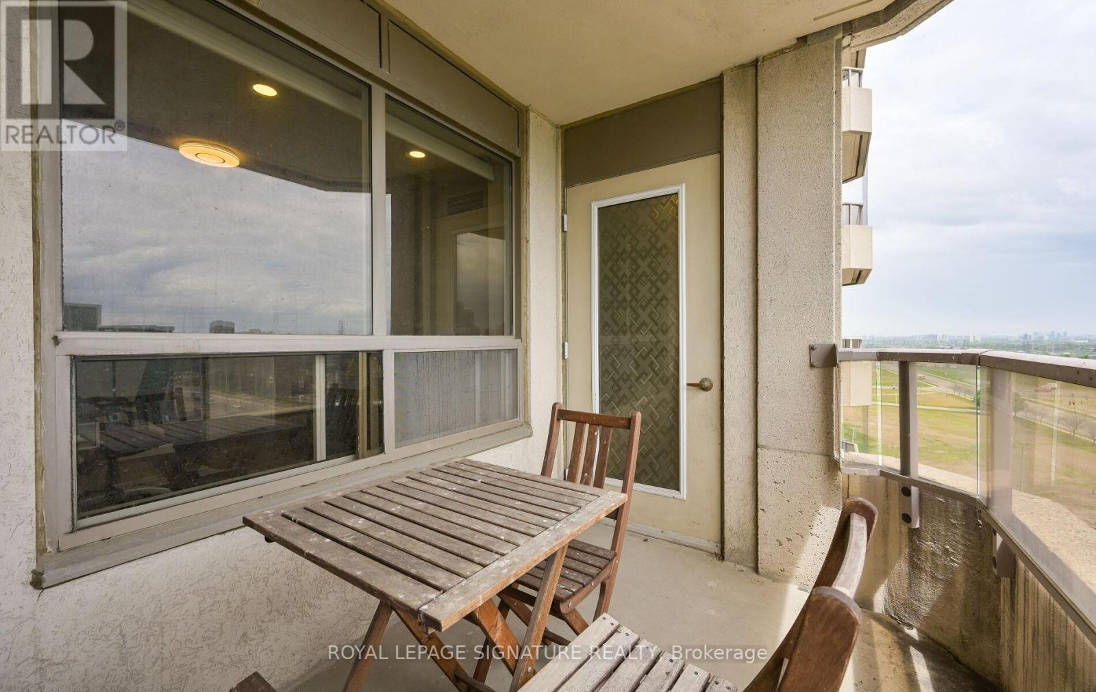 1126 - 25 Kingsbridge Garden Circle, Mississauga, Ontario  L5R 4B1 - Photo 41 - W12158466