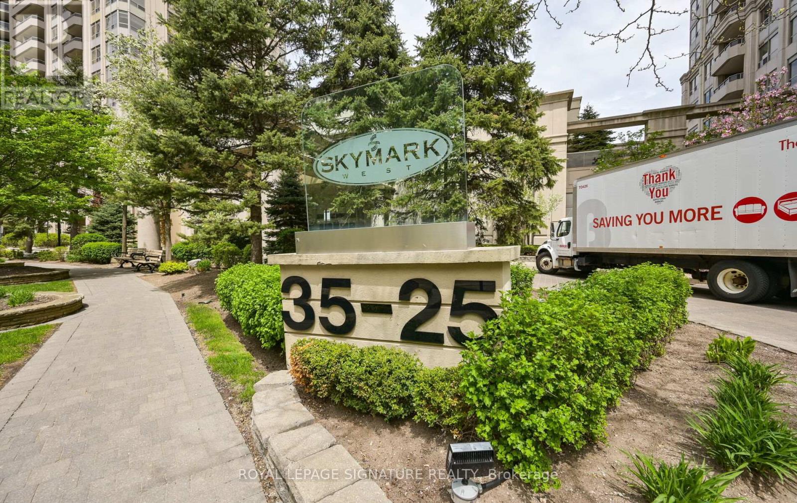 1126 - 25 Kingsbridge Garden Circle, Mississauga, Ontario  L5R 4B1 - Photo 2 - W12158466