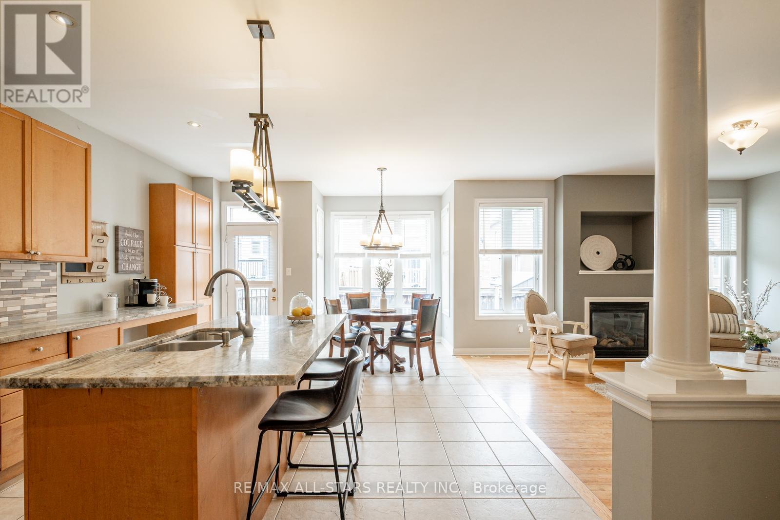 43 Horsedreamer Lane, Whitchurch-Stouffville, Ontario  L4A 0G6 - Photo 9 - N12152507