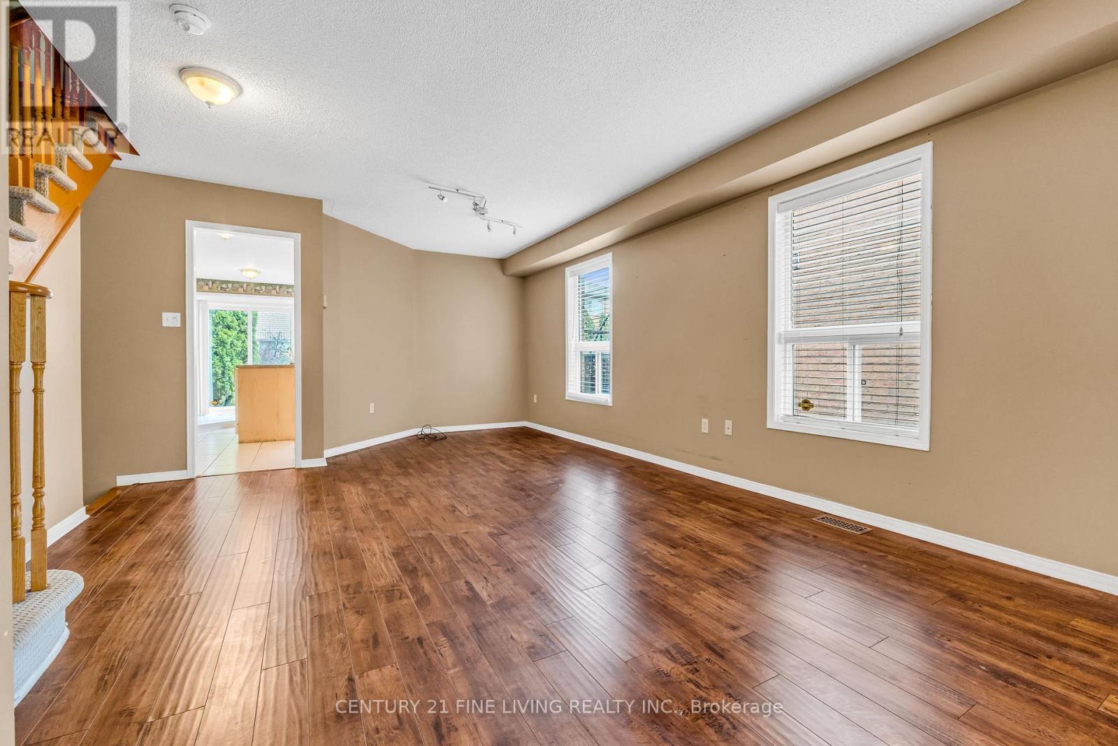 6443 Saratoga Way, Mississauga, Ontario  L5N 7V7 - Photo 6 - W12167184