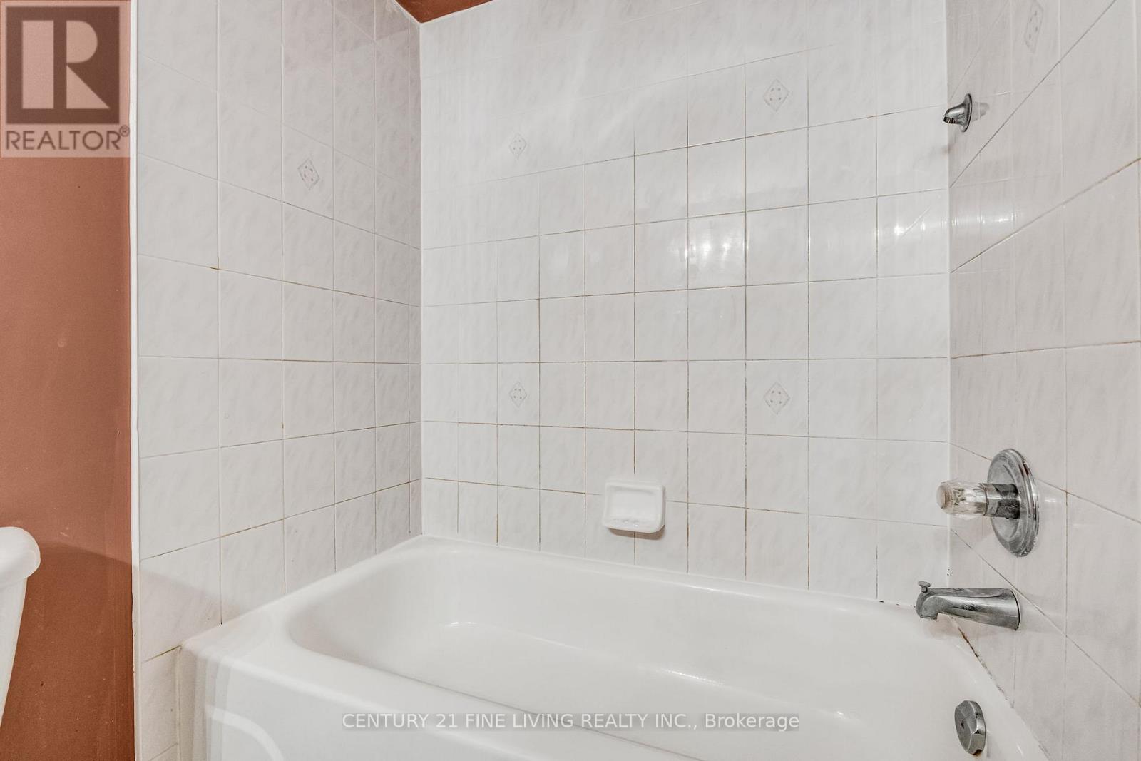 6443 Saratoga Way, Mississauga, Ontario  L5N 7V7 - Photo 23 - W12167184