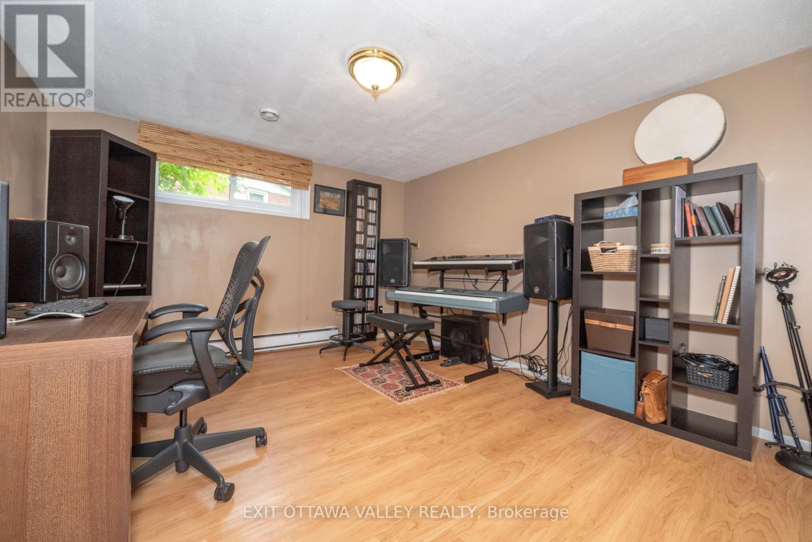 127 Frontenac Crescent, Deep River, Ontario  K0J 1P0 - Photo 26 - X12168990