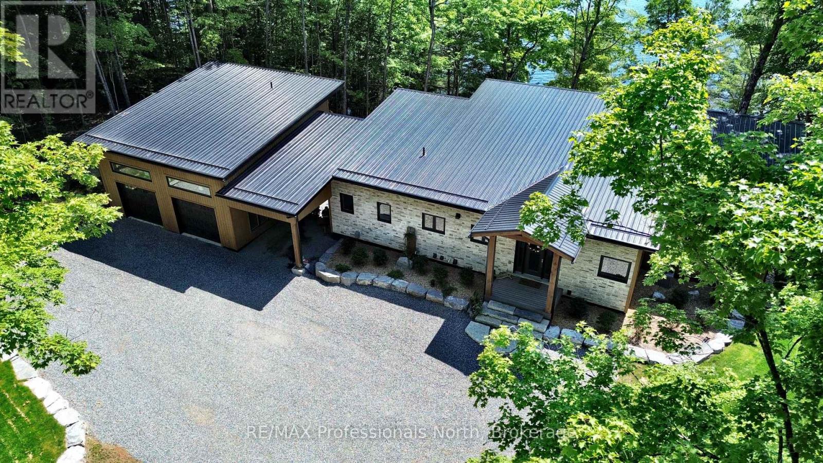 1041 Minaki Lane, Minden Hills (Minden), Ontario  K0M 2K0 - Photo 3 - X12168862