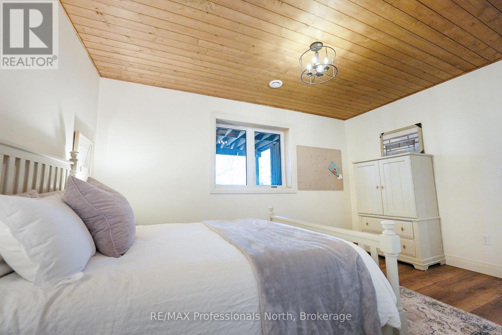 1041 Minaki Lane, Minden Hills (Minden), Ontario  K0M 2K0 - Photo 37 - X12168862