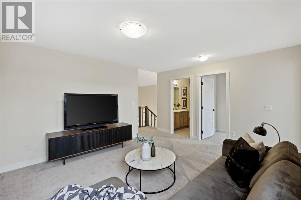 43 Versant View Sw, Calgary, Alberta  T0X 0X0 - Photo 24 - A2212095