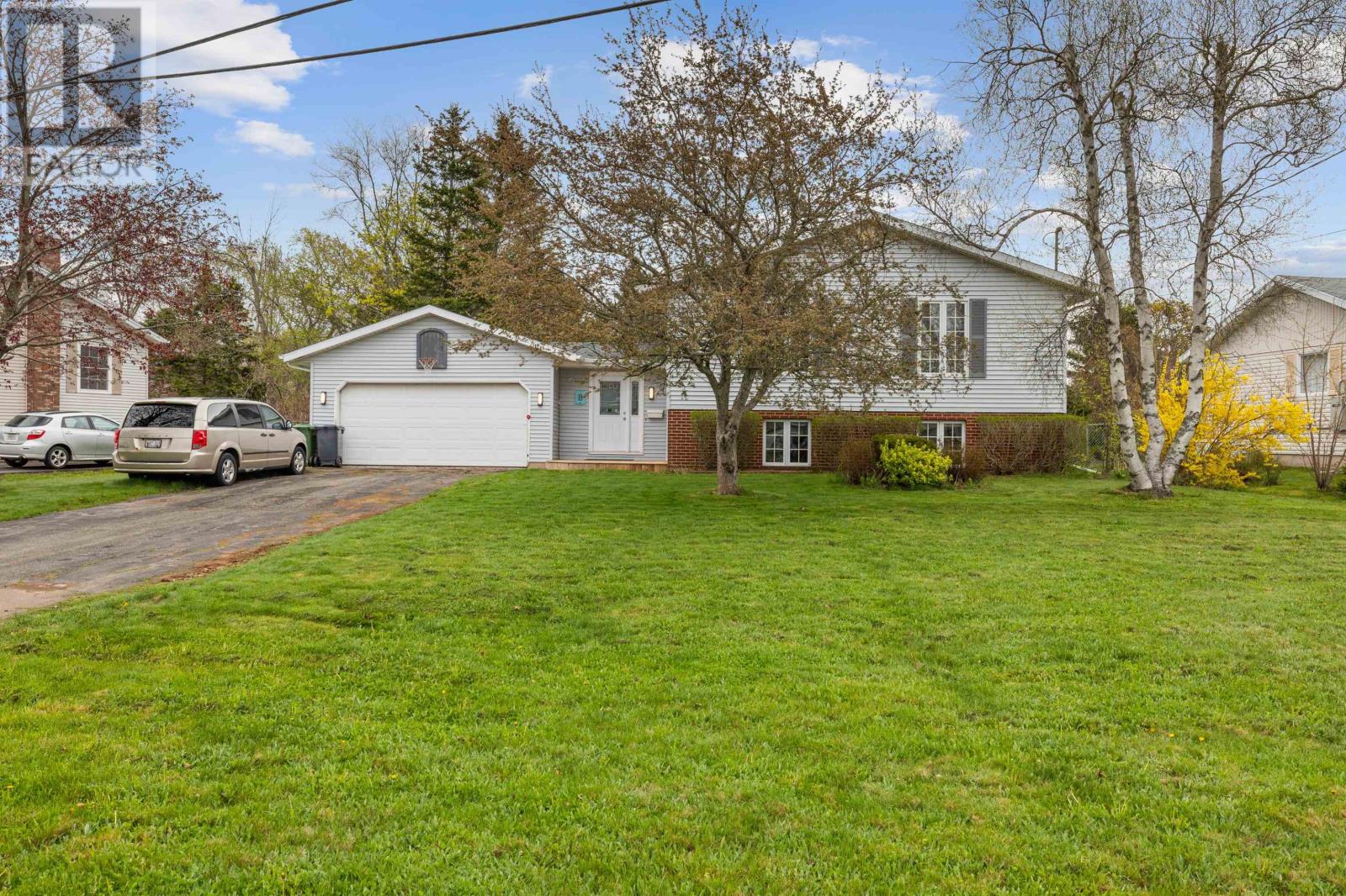 8 Massey Drive, Charlottetown, Prince Edward Island  C1E 1R5 - Photo 1 - 202512057