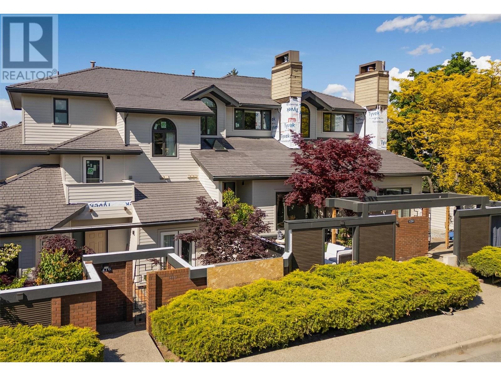 Property at 418 West Avenue image 1