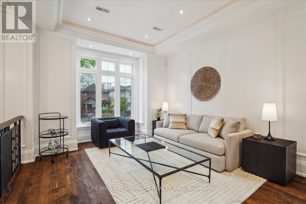 34 Joicey Boulevard, Toronto, Ontario  M5M 2S7 - Photo 4 - C12162039