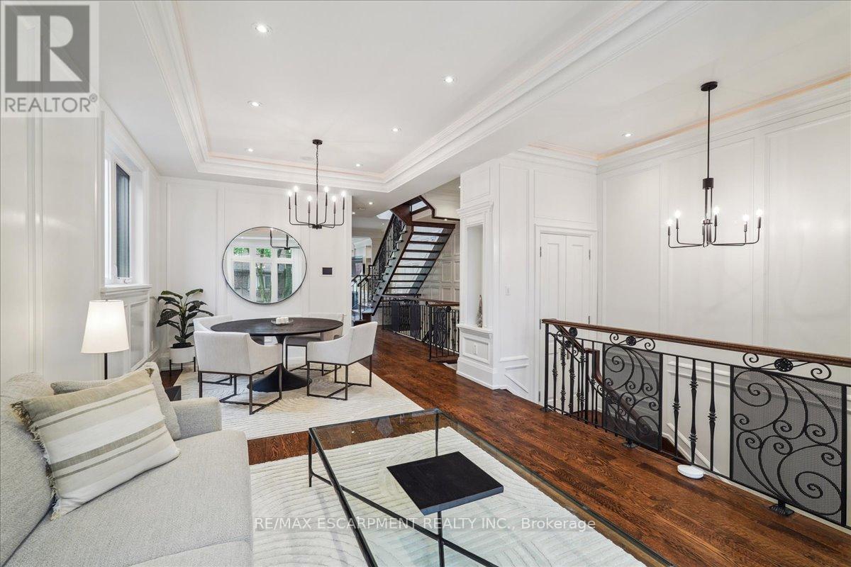 34 Joicey Boulevard, Toronto, Ontario  M5M 2S7 - Photo 6 - C12162039