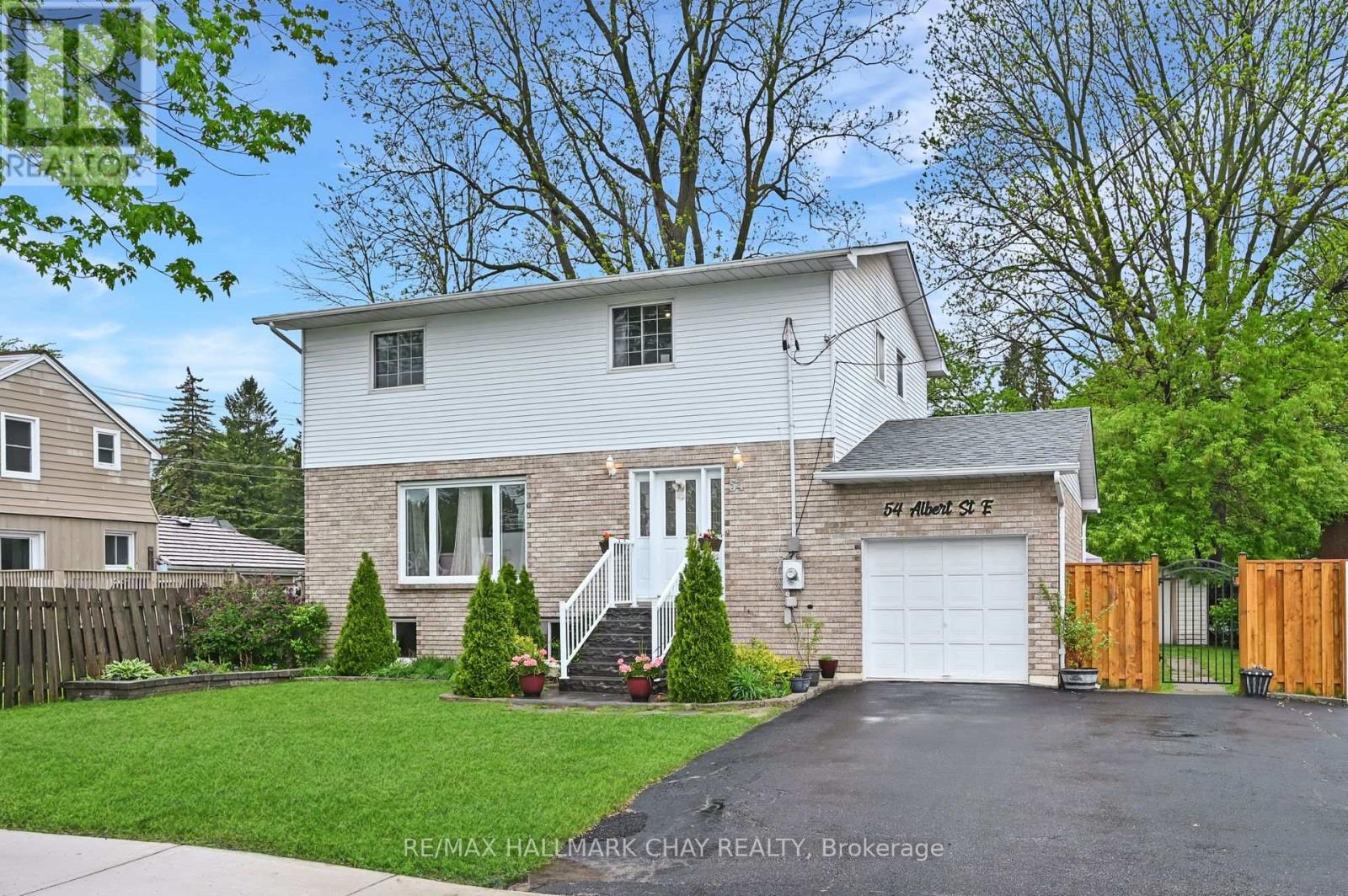 Property at 54 ALBERT STREET E image