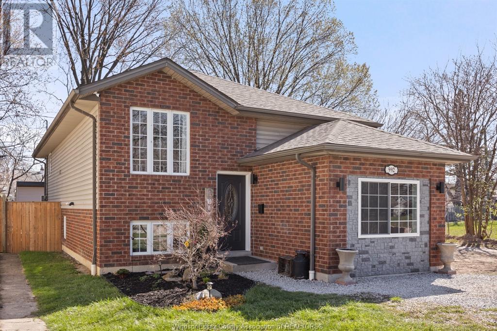 MLS# 25012911: 992 Bridge AVENUE, Windsor, Canada