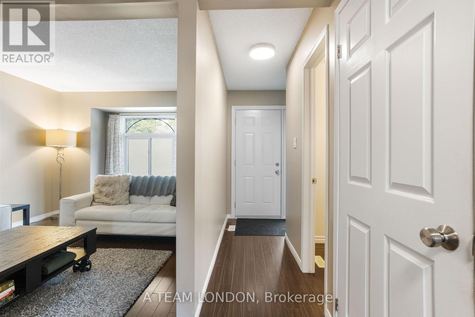 58 - 141 Condor Court, London East, Ontario  N5W 6A1 - Photo 5 - X12168960
