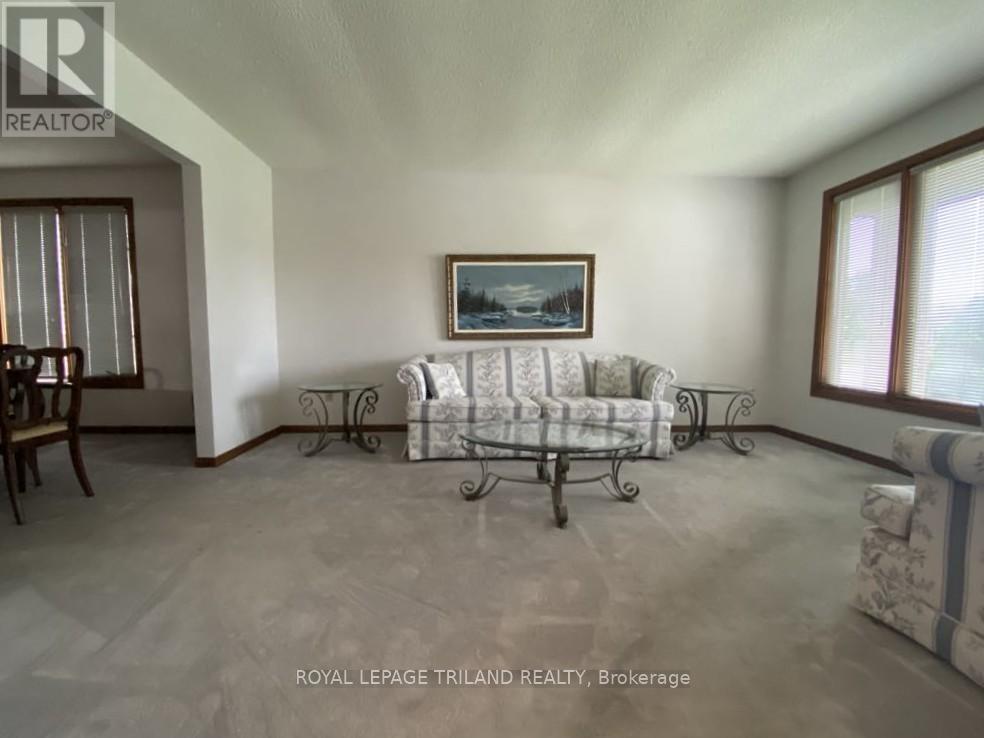 Property at 1733 JALNA BOULEVARD image 3