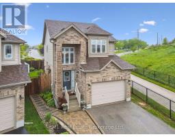 12 OAKES COURT, guelph (grange road), Ontario