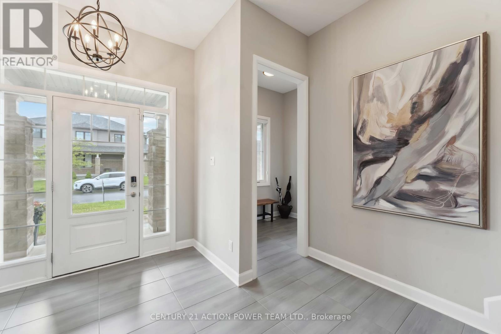 266 Esturgeon Street, Ottawa, Ontario  K4A 1G7 - Photo 2 - X12168984