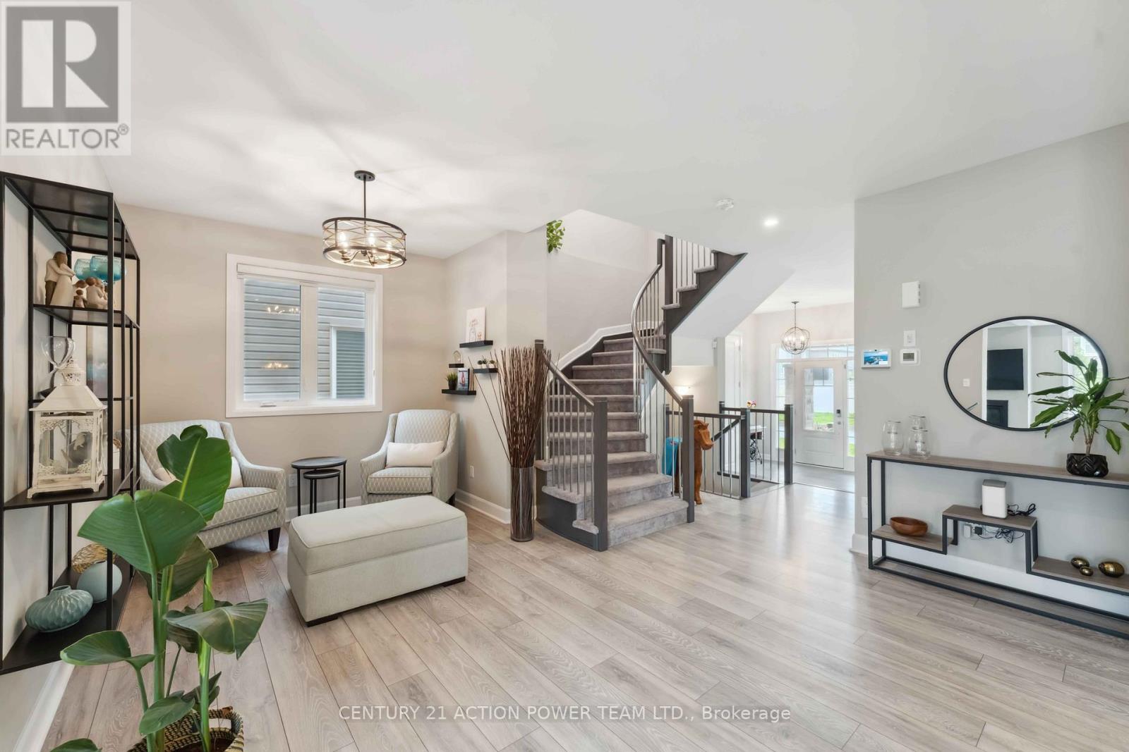 266 Esturgeon Street, Ottawa, Ontario  K4A 1G7 - Photo 7 - X12168984