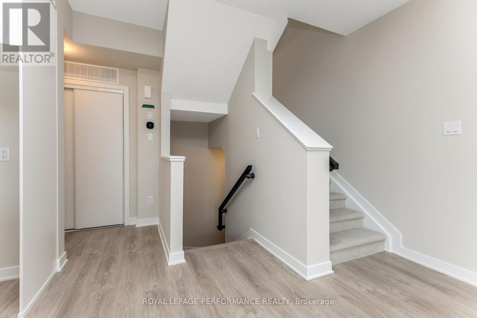 318 Mishi Private, Ottawa, Ontario  K1K 5C4 - Photo 13 - X12169025