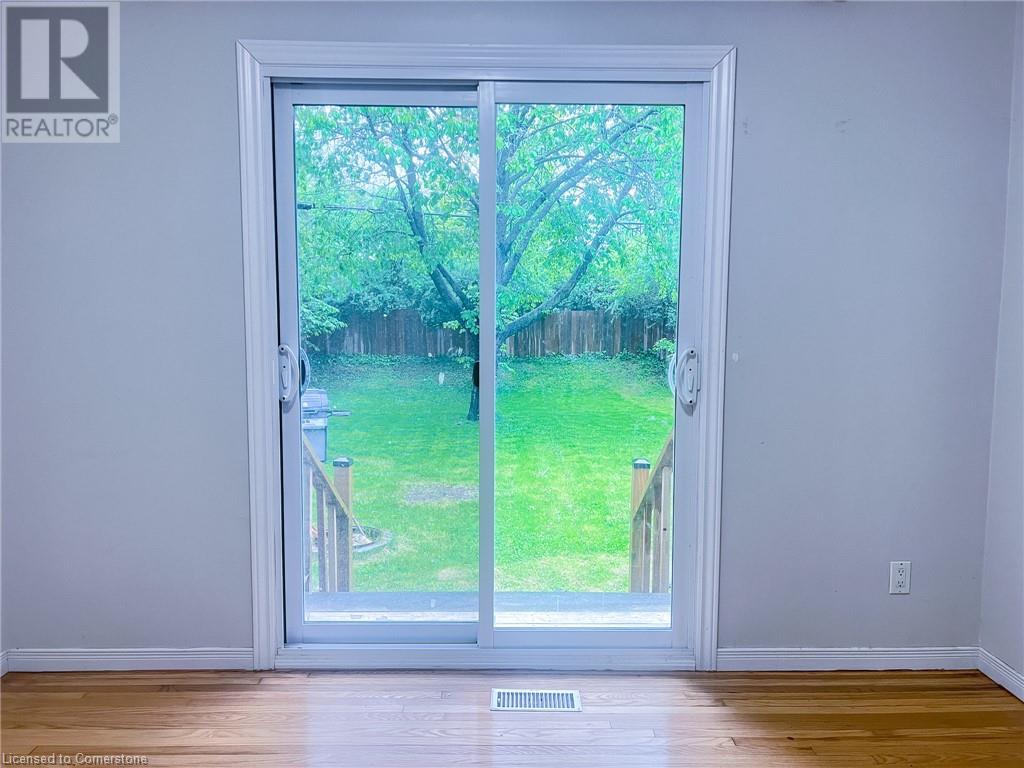 54 Austin Drive Unit# Upper, Waterloo, Ontario  N2L 3Y3 - Photo 16 - 40732902