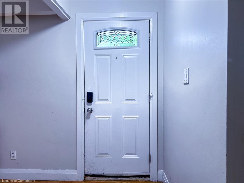 54 Austin Drive Unit# Upper, Waterloo, Ontario  N2L 3Y3 - Photo 4 - 40732902