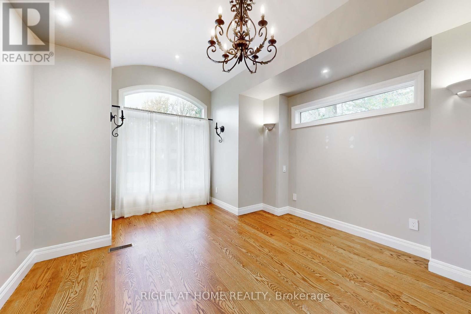 34 Maple Avenue, Hamilton, Ontario  L9H 4W4 - Photo 18 - X12161915