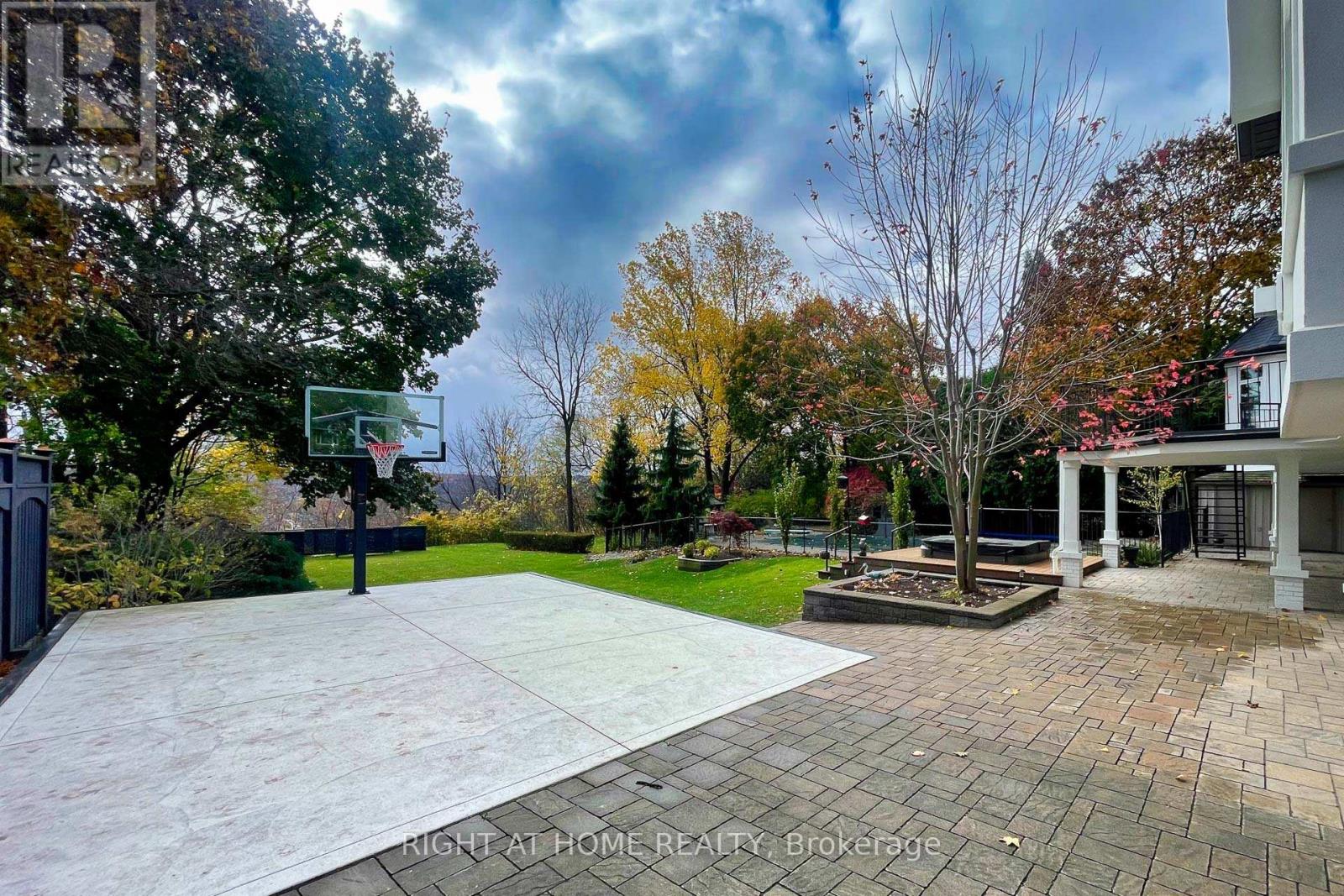 34 Maple Avenue, Hamilton, Ontario  L9H 4W4 - Photo 37 - X12161915