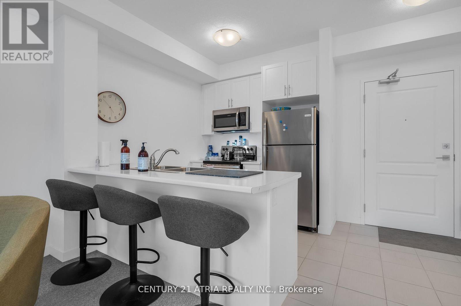 313 - 101 Shoreview Place, Hamilton (Stoney Creek), Ontario  L8E 0K2 - Photo 5 - X12158931