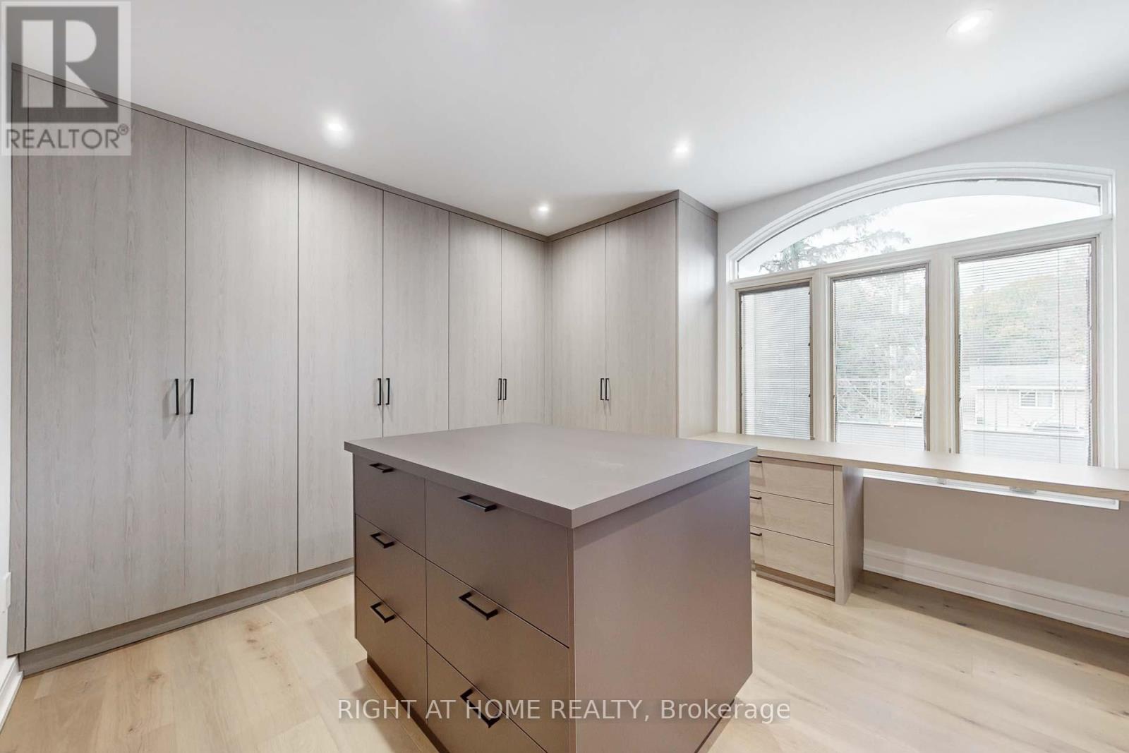 34 Maple Avenue, Hamilton, Ontario  L9H 4W4 - Photo 26 - X12161915