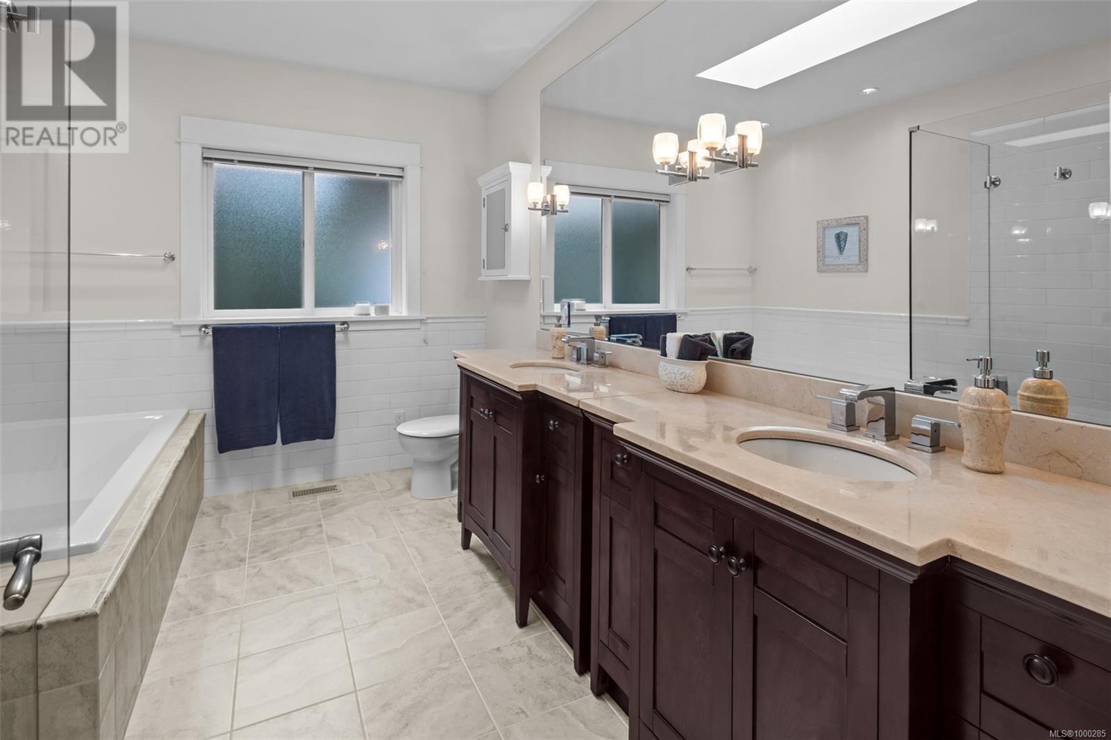 834 Royal Oak Ave, Saanich, British Columbia  V8X 3T2 - Photo 32 - 1000285