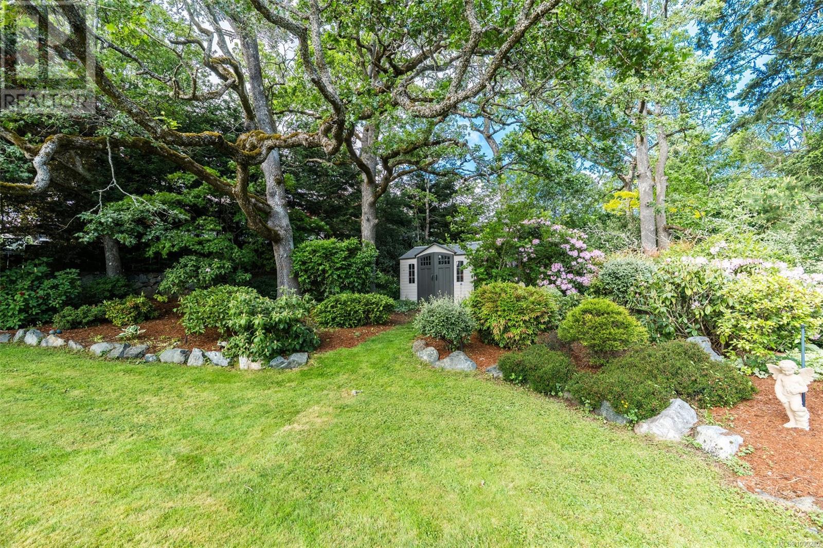 834 Royal Oak Ave, Saanich, British Columbia  V8X 3T2 - Photo 68 - 1000285