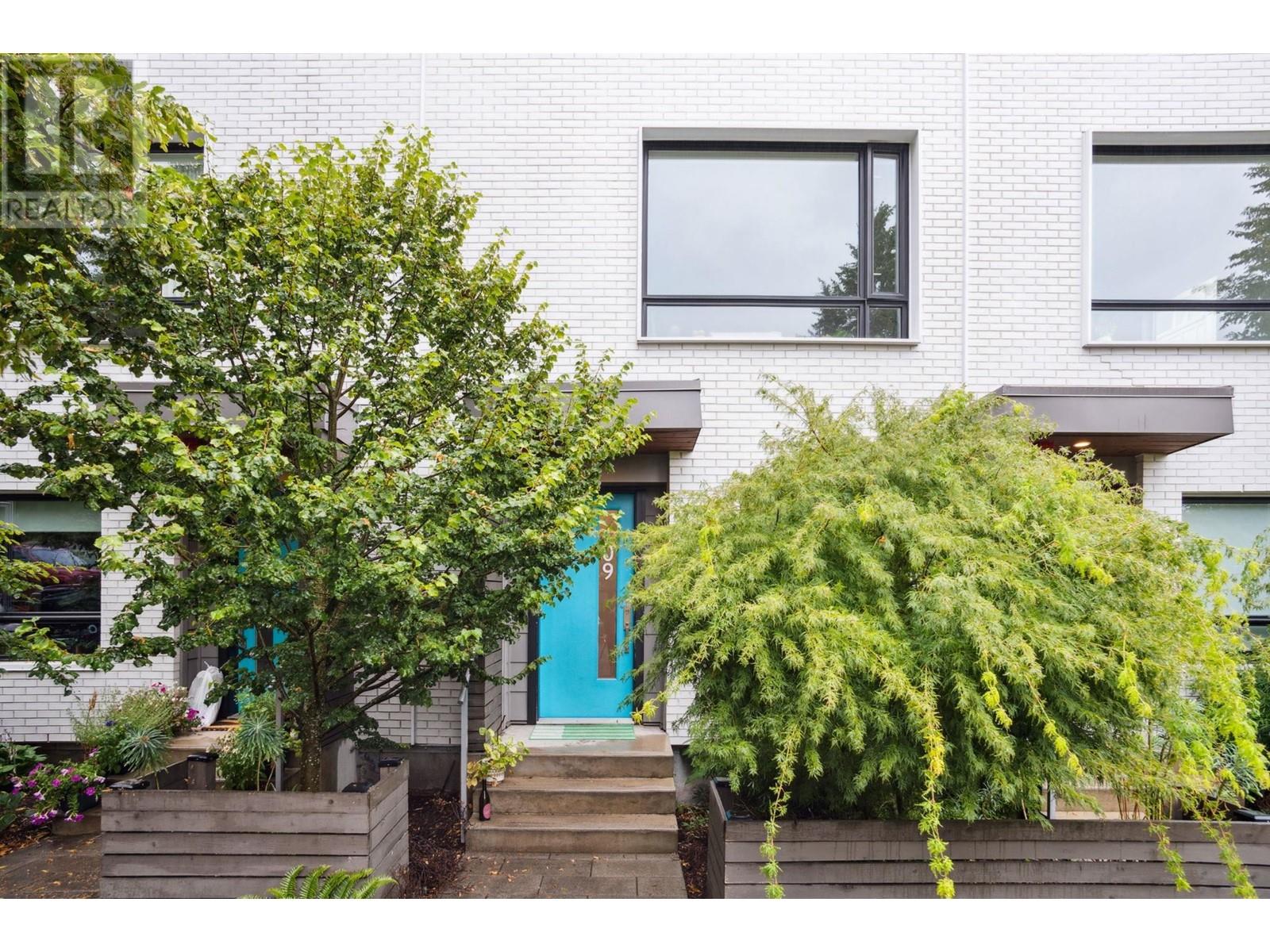 109 321 E 16TH AVENUE, Vancouver, British Columbia