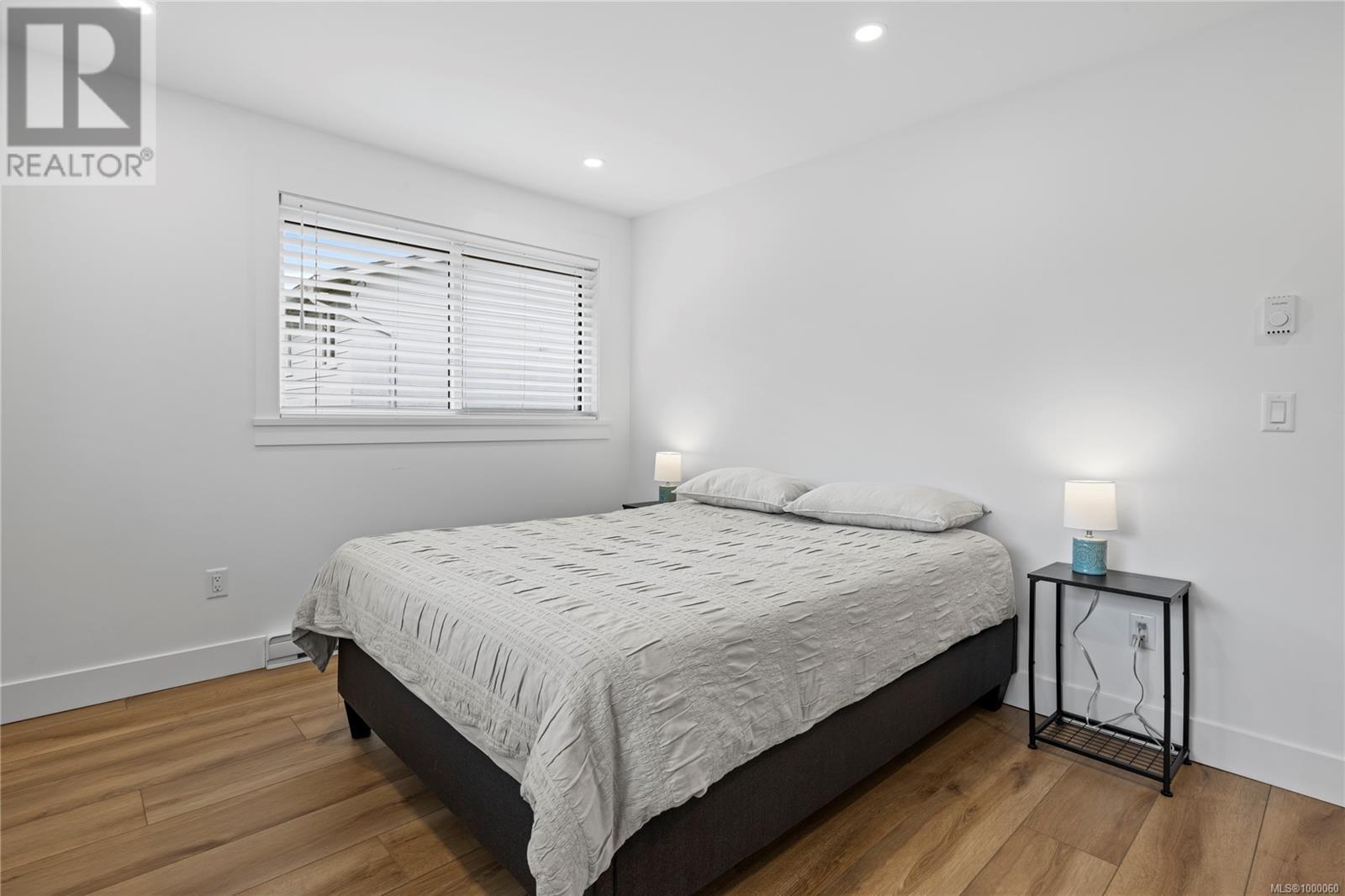 Property at 842 Mariner Way image 1
