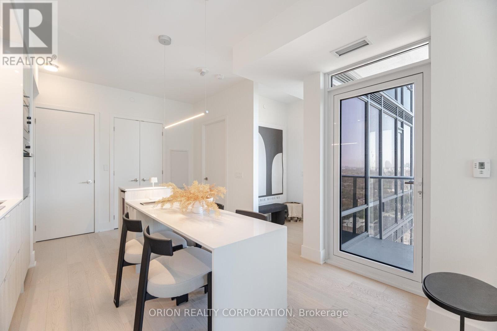 3204 - 11 Yorkville Avenue, Toronto, Ontario  M4W 1L2 - Photo 12 - C12168903