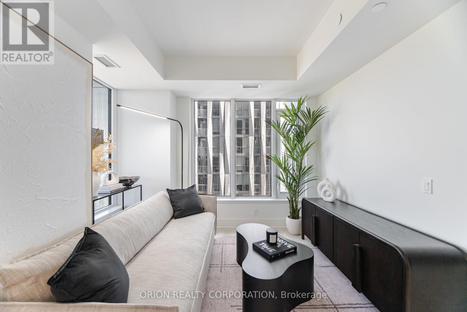 3204 - 11 Yorkville Avenue, Toronto, Ontario  M4W 1L2 - Photo 13 - C12168903