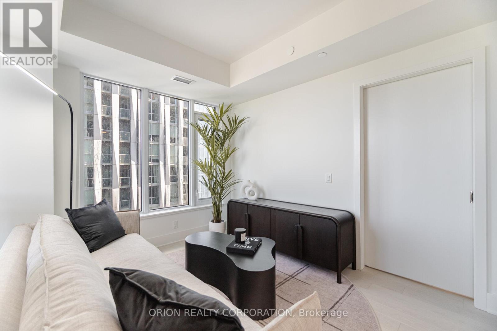 3204 - 11 Yorkville Avenue, Toronto, Ontario  M4W 1L2 - Photo 14 - C12168903