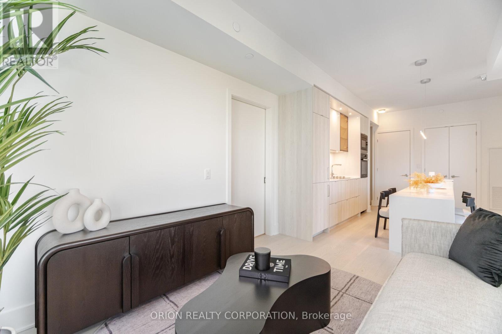 3204 - 11 Yorkville Avenue, Toronto, Ontario  M4W 1L2 - Photo 16 - C12168903