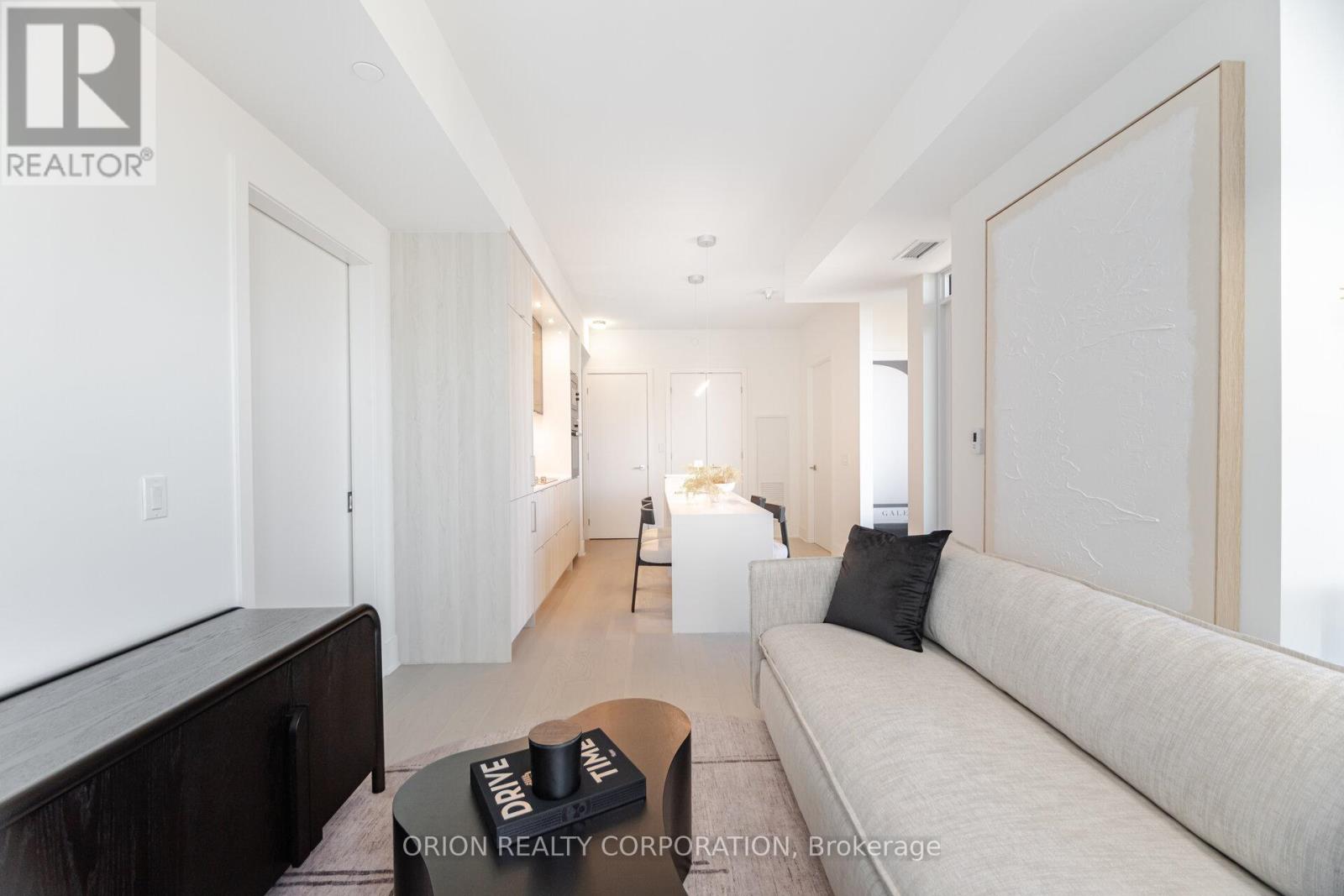 3204 - 11 Yorkville Avenue, Toronto, Ontario  M4W 1L2 - Photo 17 - C12168903