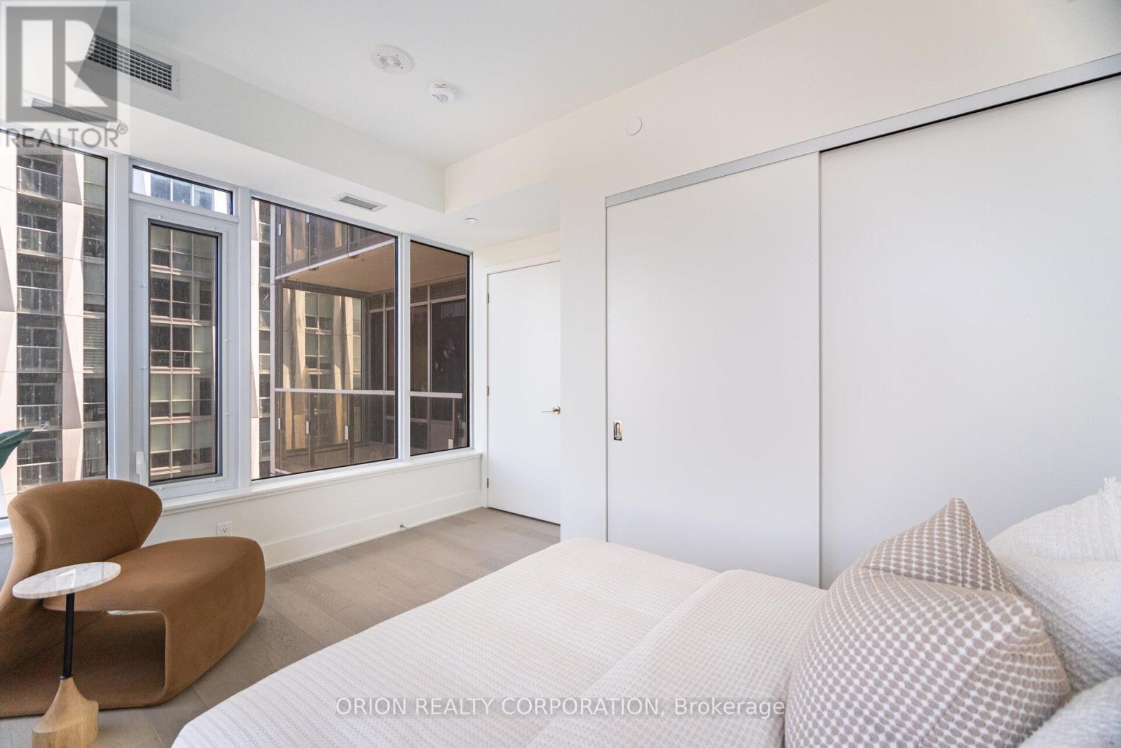 3204 - 11 Yorkville Avenue, Toronto, Ontario  M4W 1L2 - Photo 28 - C12168903