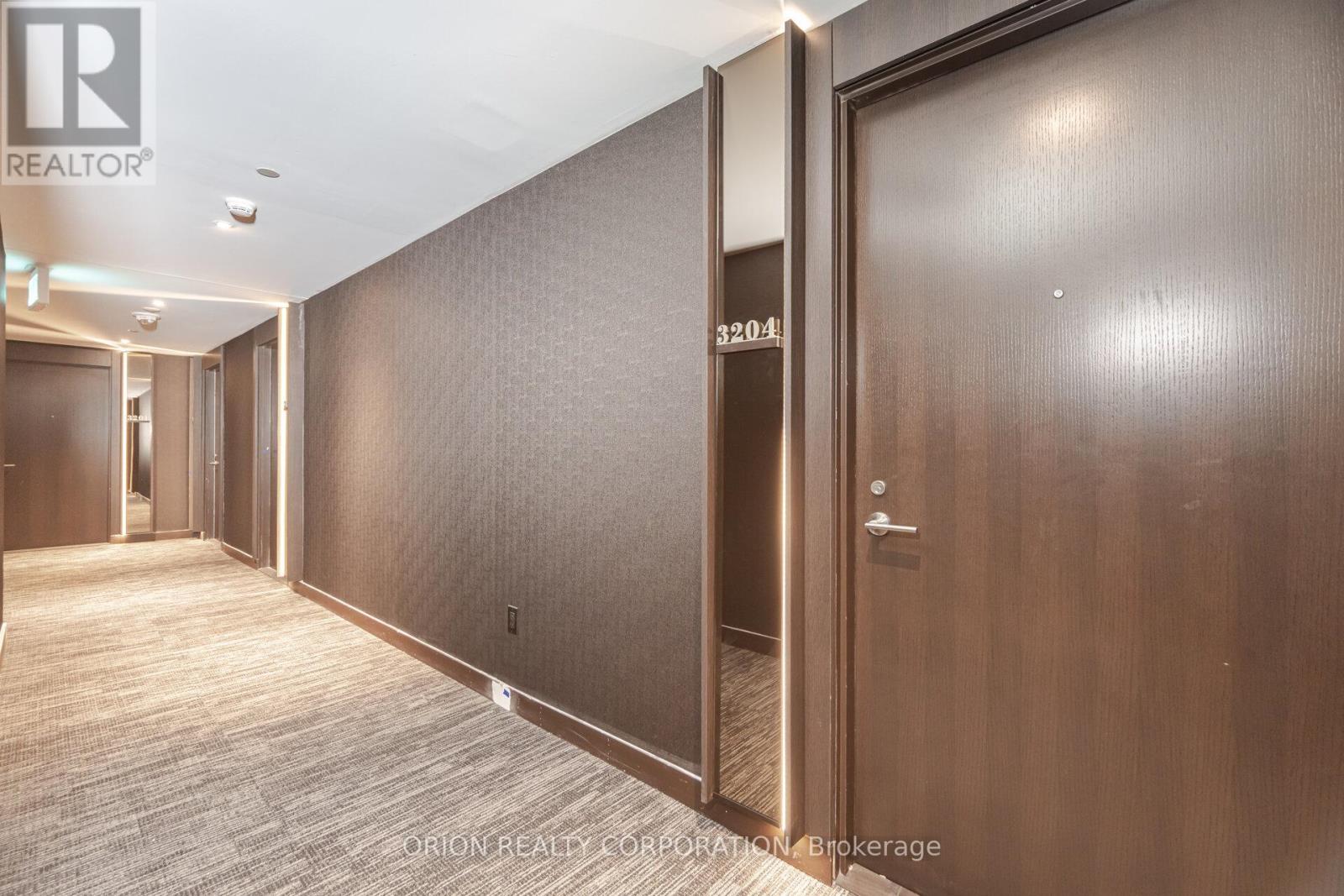 3204 - 11 Yorkville Avenue, Toronto, Ontario  M4W 1L2 - Photo 3 - C12168903