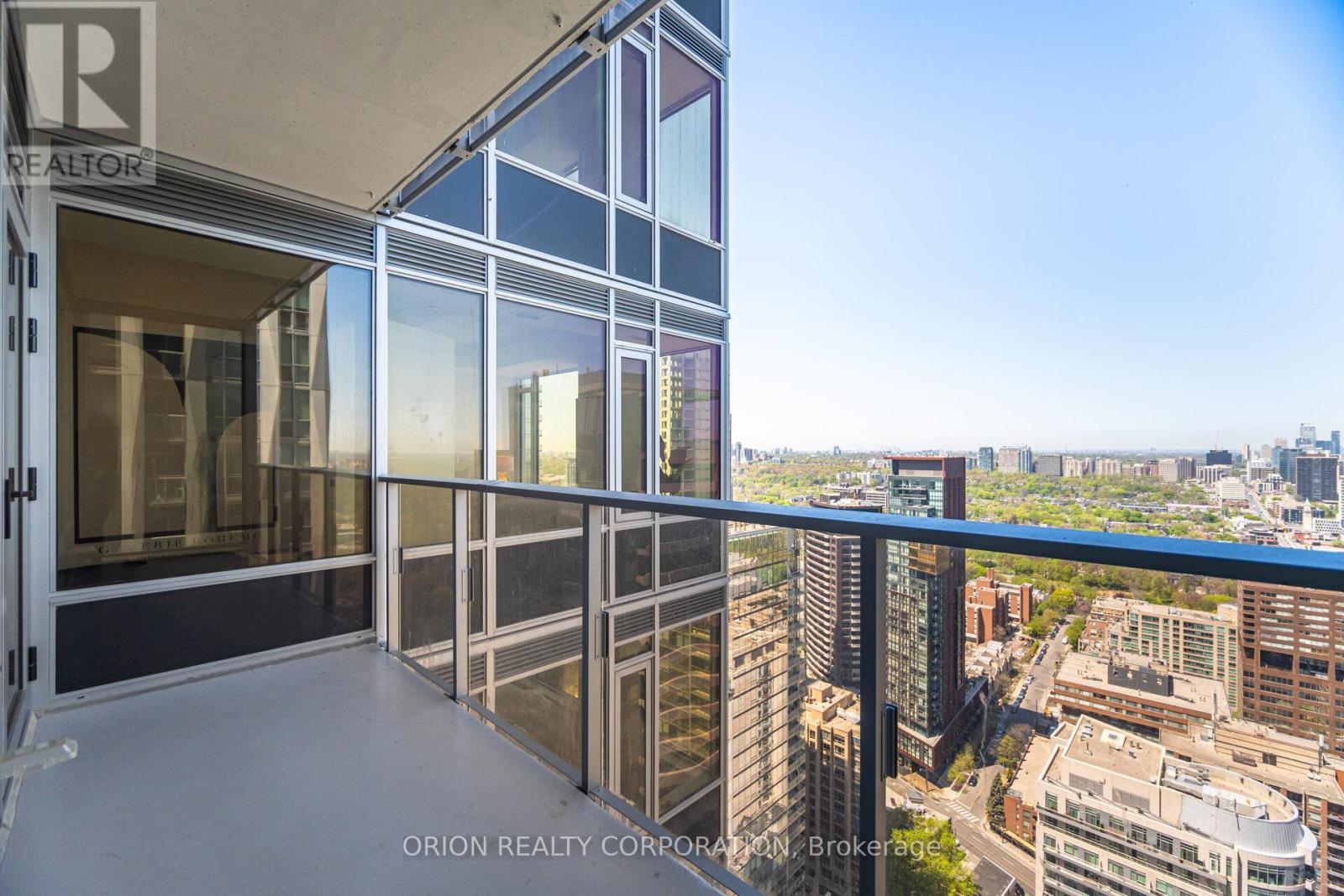 3204 - 11 Yorkville Avenue, Toronto, Ontario  M4W 1L2 - Photo 31 - C12168903