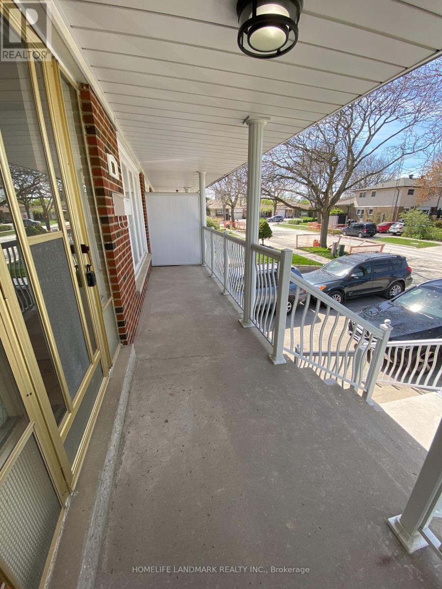 11 Pindar Crescent, Toronto, Ontario  M2J 3L3 - Photo 2 - C12168904