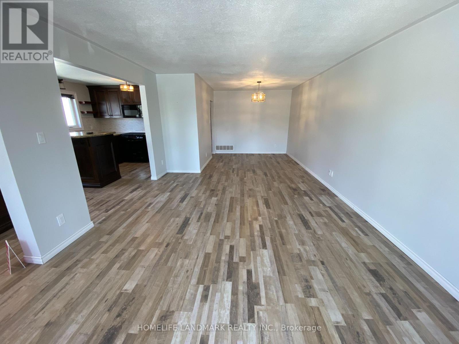11 Pindar Crescent, Toronto, Ontario  M2J 3L3 - Photo 4 - C12168904