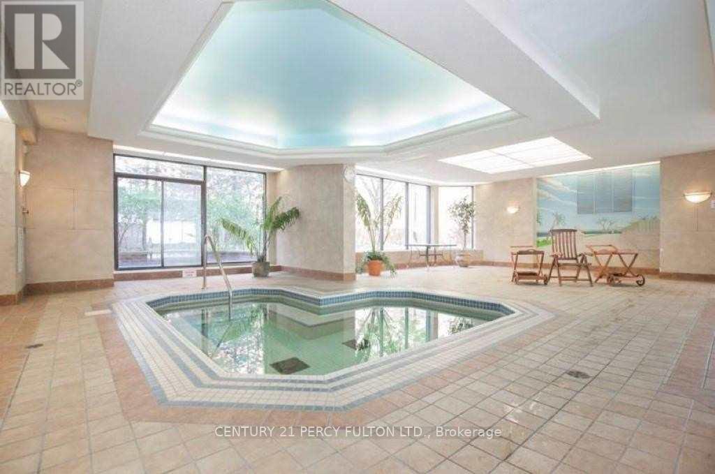 1604 - 633 Bay Street, Toronto, Ontario  M5G 2G4 - Photo 23 - C12168906