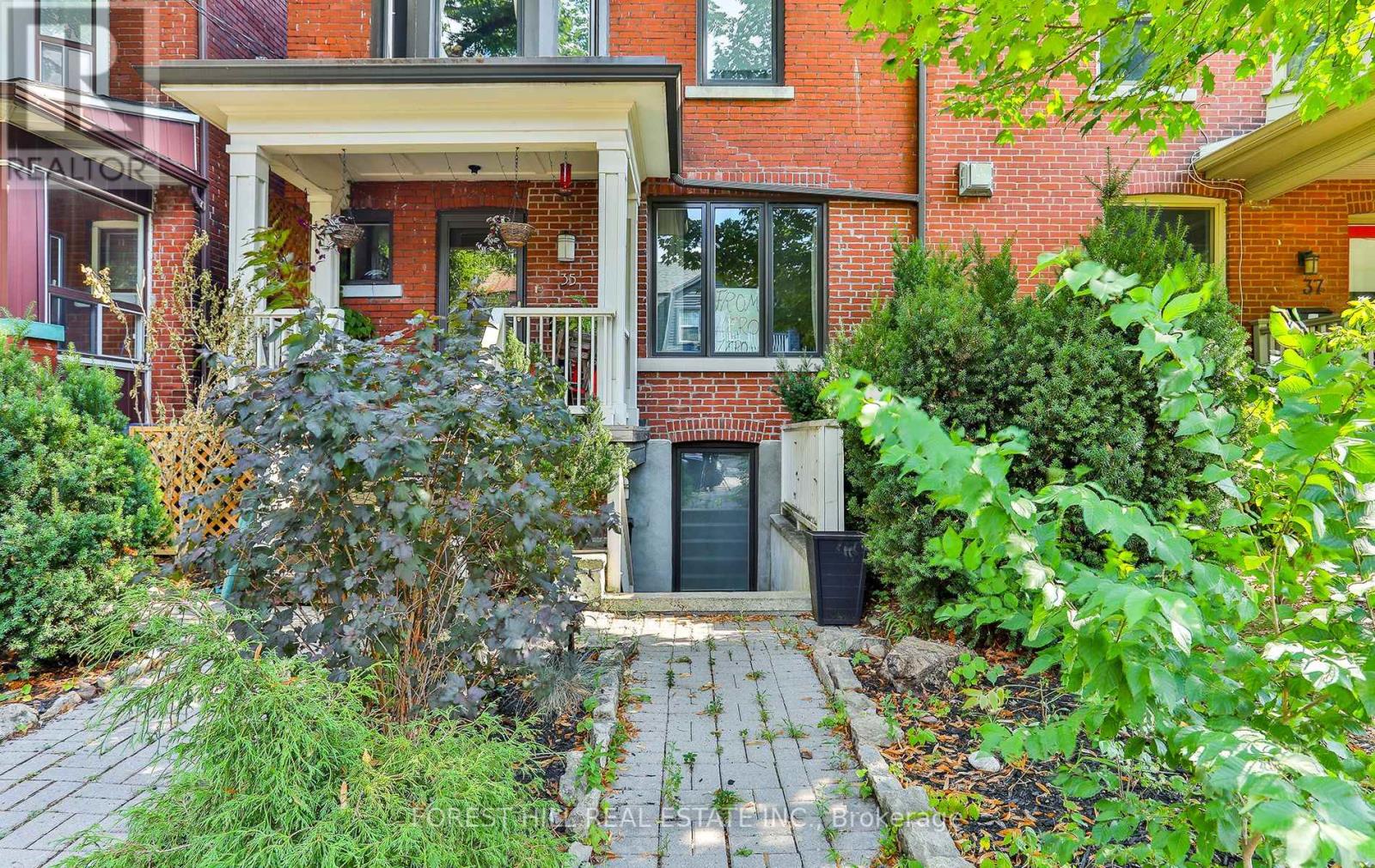 LOWER - 35 YARMOUTH GARDENS, Toronto, Ontario