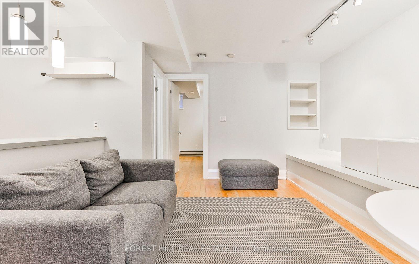 Lower - 35 Yarmouth Gardens, Toronto, Ontario  M6G 1W3 - Photo 13 - C12168925