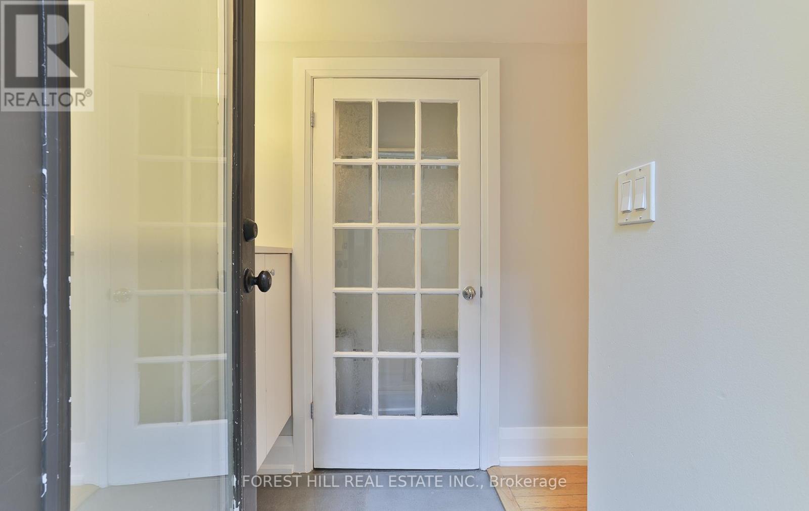 Lower - 35 Yarmouth Gardens, Toronto, Ontario  M6G 1W3 - Photo 5 - C12168925