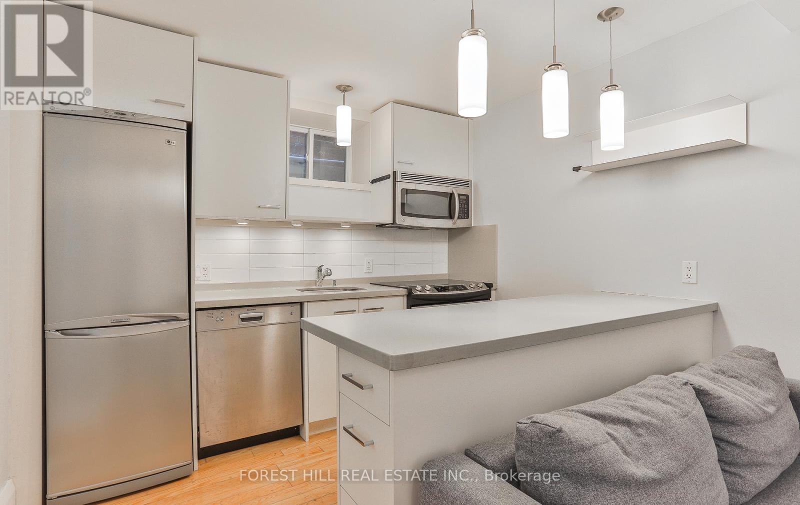 Lower - 35 Yarmouth Gardens, Toronto, Ontario  M6G 1W3 - Photo 9 - C12168925