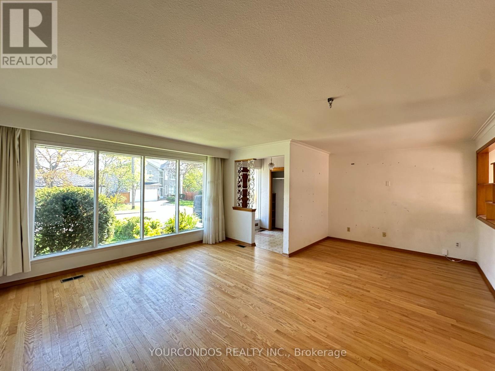 308 Maplehurst Avenue, Toronto, Ontario  M2N 3C6 - Photo 3 - C12168936