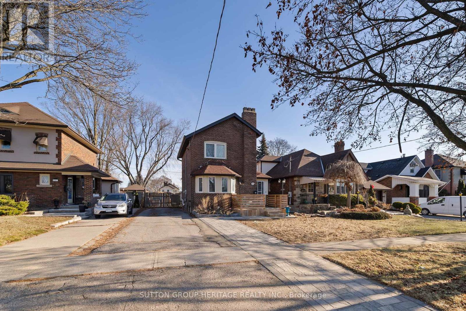 Property at 637 MASSON STREET image 2