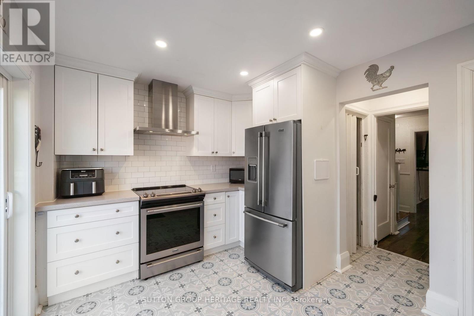 Property at 637 MASSON STREET image 5
