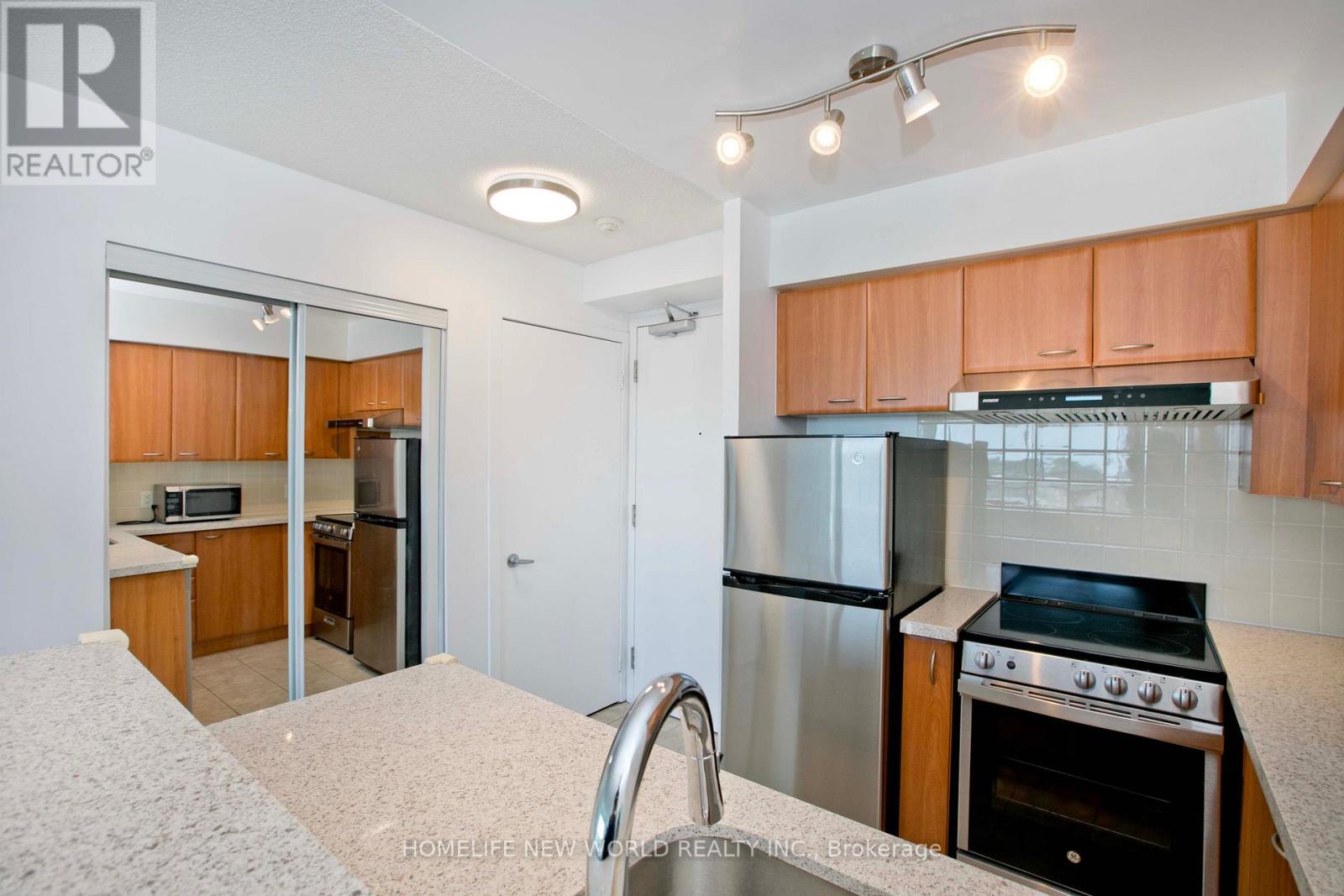1110 - 38 Lee Centre Drive, Toronto, Ontario  M1H 3J7 - Photo 8 - E12168929